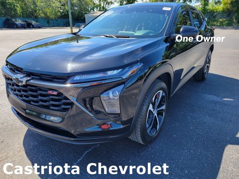 Certified 2024 Chevrolet Trax RS FWD image 1