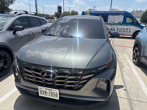 Used 2022 Hyundai Tucson SEL w/ Convenience + Premium Package FWD image 2