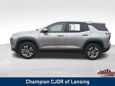 Used 2025 Chevrolet Equinox LT image 2