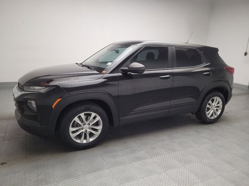 Used 2021 Chevrolet TrailBlazer LS FWD image 2