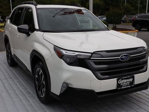 Used 2025 Subaru Forester Premium w/ Convenience Package #1 AWD/4WD image 7
