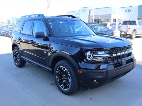 New 2026 Ford Bronco Sport Outer Banks AWD/4WD image 1