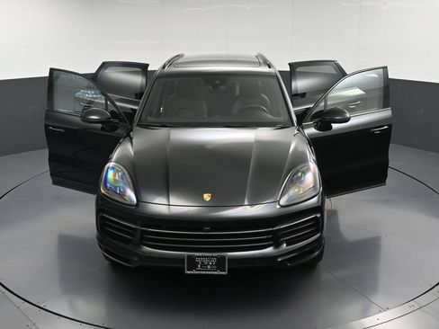 Certified 2023 Porsche Cayenne S Platinum AWD/4WD image 32