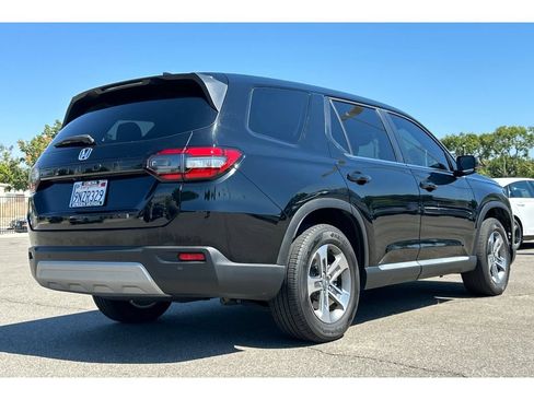 Used 2025 Honda Pilot EX-L image 6