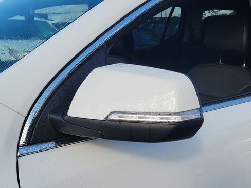 Used 2023 GMC Acadia SLT image 12