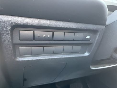 Used 2023 Mitsubishi Outlander SE image 14