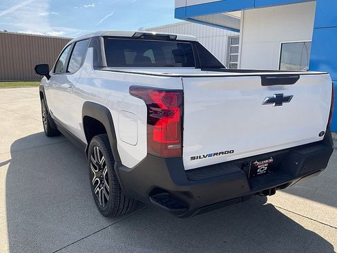 New 2026 Chevrolet Silverado EV W/T AWD/4WD image 8