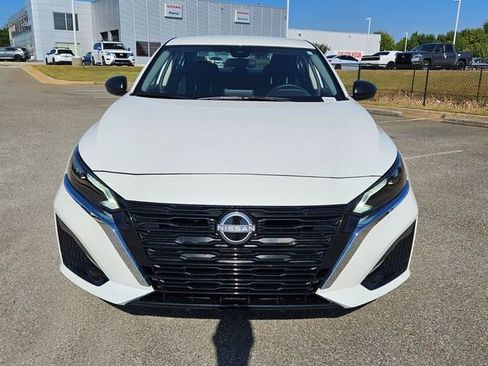 New 2025 Nissan Altima 2.5 SV image 2