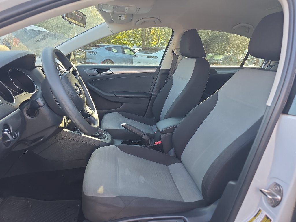 Used 2017 Volkswagen Jetta S w/ Jetta S Cold Weather Package FWD image 22