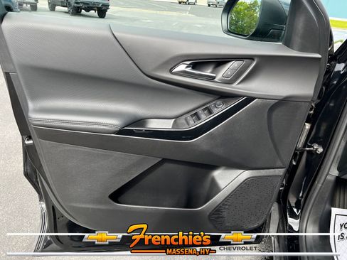 Used 2025 Chevrolet Equinox LT AWD/4WD image 10