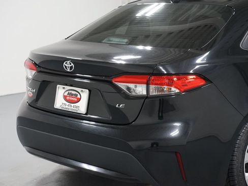 Certified 2022 Toyota Corolla LE FWD image 9