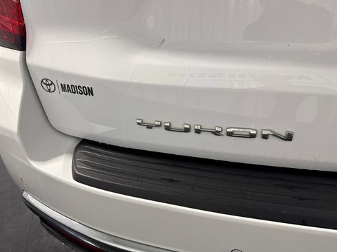 Used 2022 GMC Yukon SLT w/ SLT Premium Package AWD/4WD image 52