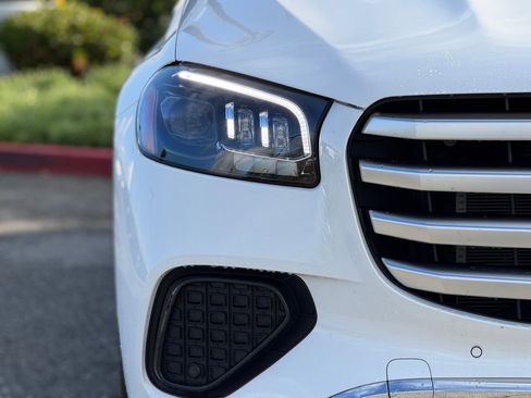 Used 2025 Mercedes-Benz GLS 450 4MATIC image 7