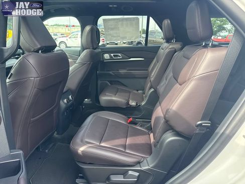 New 2026 Ford Explorer Platinum RWD image 28