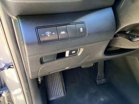 Used 2023 Hyundai Santa Fe SE FWD image 12