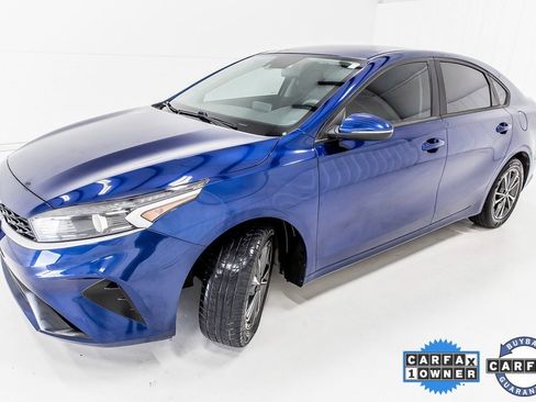Used 2022 Kia Forte LXS w/ LXS Technology Package image 3