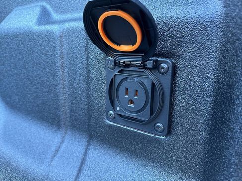 New 2026 GMC Canyon AT4X w/ LPO, Black Badging Package image 55