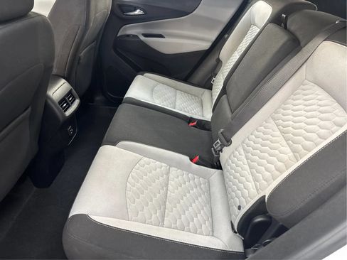 Used 2019 Chevrolet Equinox LS FWD image 14