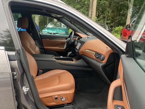 Used 2022 Maserati Levante GT image 39