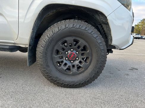 Used 2020 Toyota Tacoma SR image 7