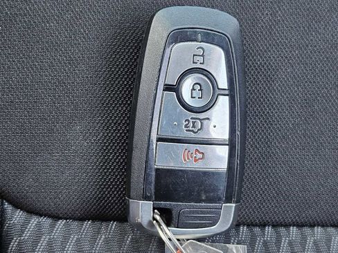 Used 2023 Ford Explorer XLT image 35