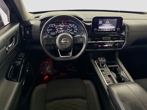 Used 2022 Nissan Pathfinder SV w/ SV Black Package FWD image 17