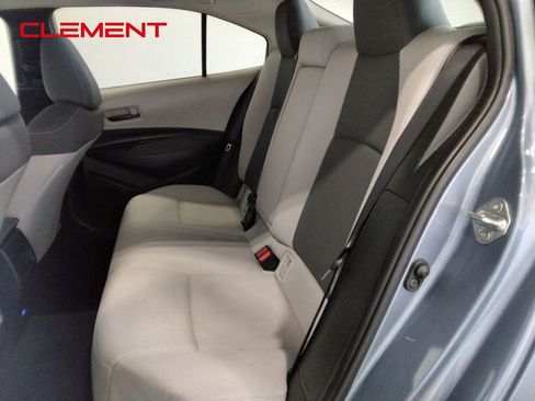 Used 2022 Toyota Corolla LE image 29