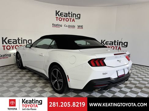 Used 2025 Ford Mustang Premium RWD image 7