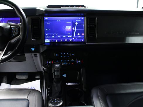 Used 2023 Ford Bronco Outer Banks AWD/4WD image 18