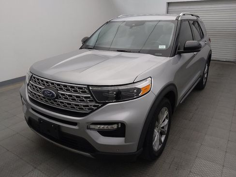 Used 2021 Ford Explorer Limited w/ Equipment Group 301A AWD/4WD image 15