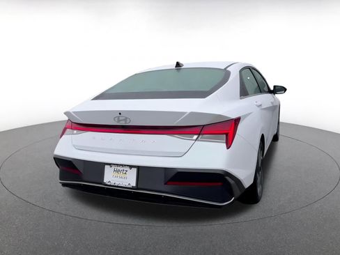 Used 2025 Hyundai Elantra SEL image 16