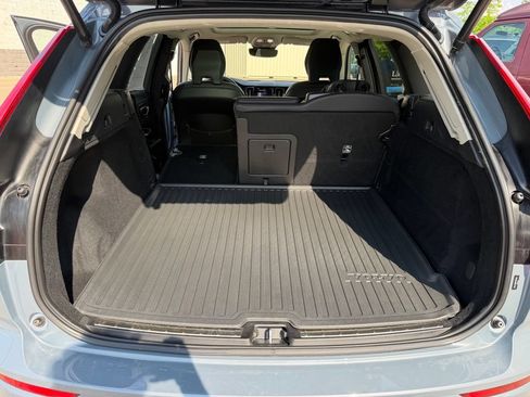 Used 2023 Volvo XC60 B5 Plus w/ Climate Package AWD/4WD image 35