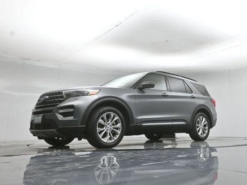 Certified 2023 Ford Explorer XLT w/ Equipment Group 202A RWD image 50