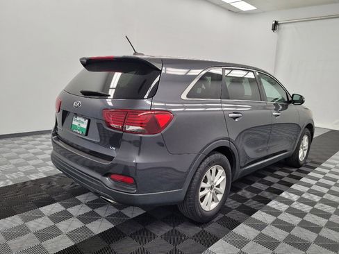 Used 2019 Kia Sorento FWD V6 image 9