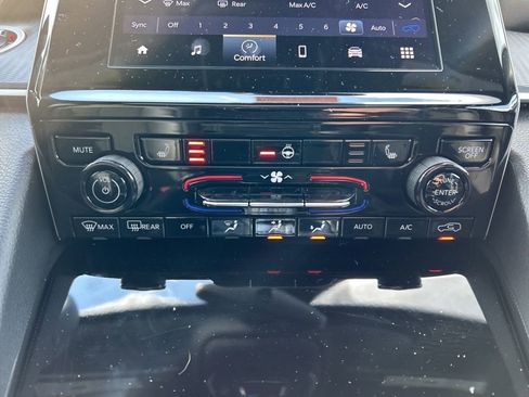 New 2025 Jeep Grand Cherokee Altitude image 11