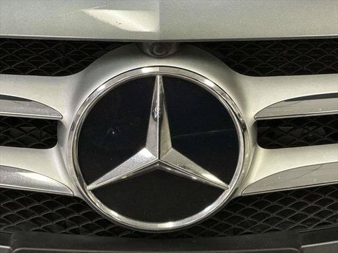 Used 2019 Mercedes-Benz C 300 4MATIC Sedan image 7