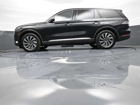 Used 2026 Lincoln Aviator AWD image 37