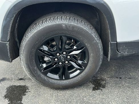 Certified 2023 Chevrolet Traverse LT w/ Midnight/Sport Edition image 9
