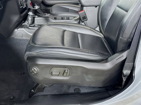 Used 2024 Jeep Wrangler Unlimited Sahara image 21