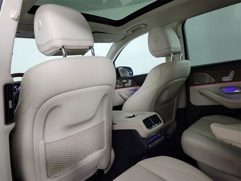 Used 2022 Mercedes-Benz GLS 450 4MATIC image 13