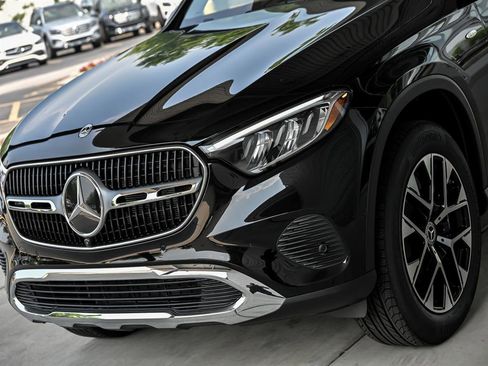 New 2025 Mercedes-Benz GLC 350e 4MATIC image 4