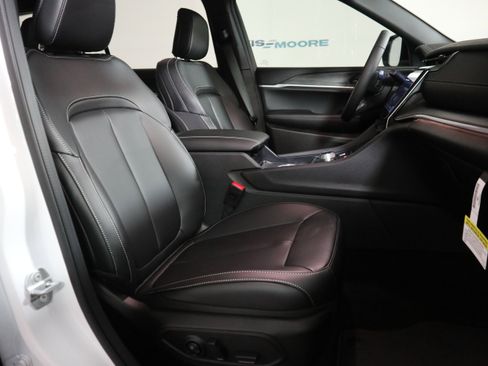 New 2025 Jeep Grand Cherokee L Limited w/ Black Appearance Package image 21