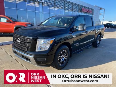 Used 2024 Nissan Titan SV w/ SV Convenience Package