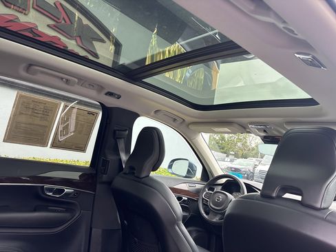 Used 2019 Volvo XC90 T5 Momentum w/ Multimedia Package image 30