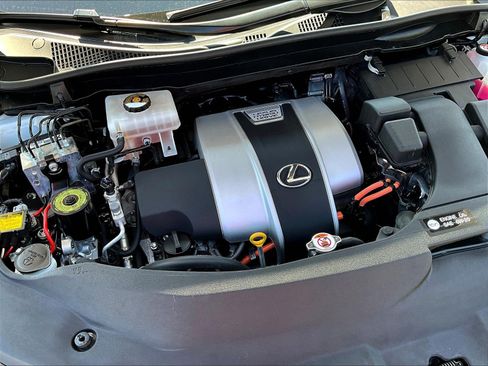 Used 2018 Lexus RX 450h AWD w/ Premium Package image 31