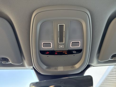 Used 2025 Volvo XC60 B5 Plus image 15