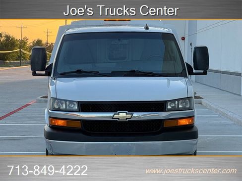 Used 2018 Chevrolet Express 3500 w/ Power Convenience Package image 12