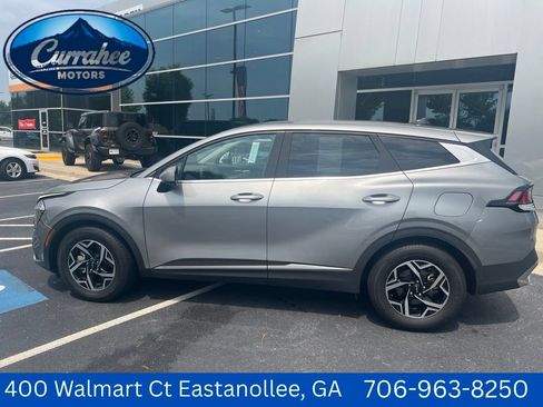 Used 2023 Kia Sportage LX FWD image 1