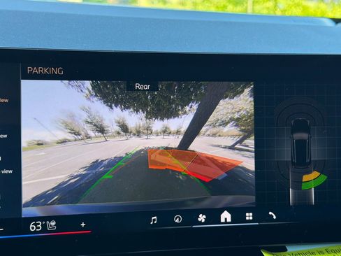 Used 2025 BMW X3 xDrive30i w/ Convenience Package image 24