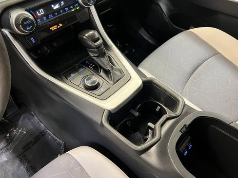 Used 2022 Toyota RAV4 XLE AWD/4WD image 26